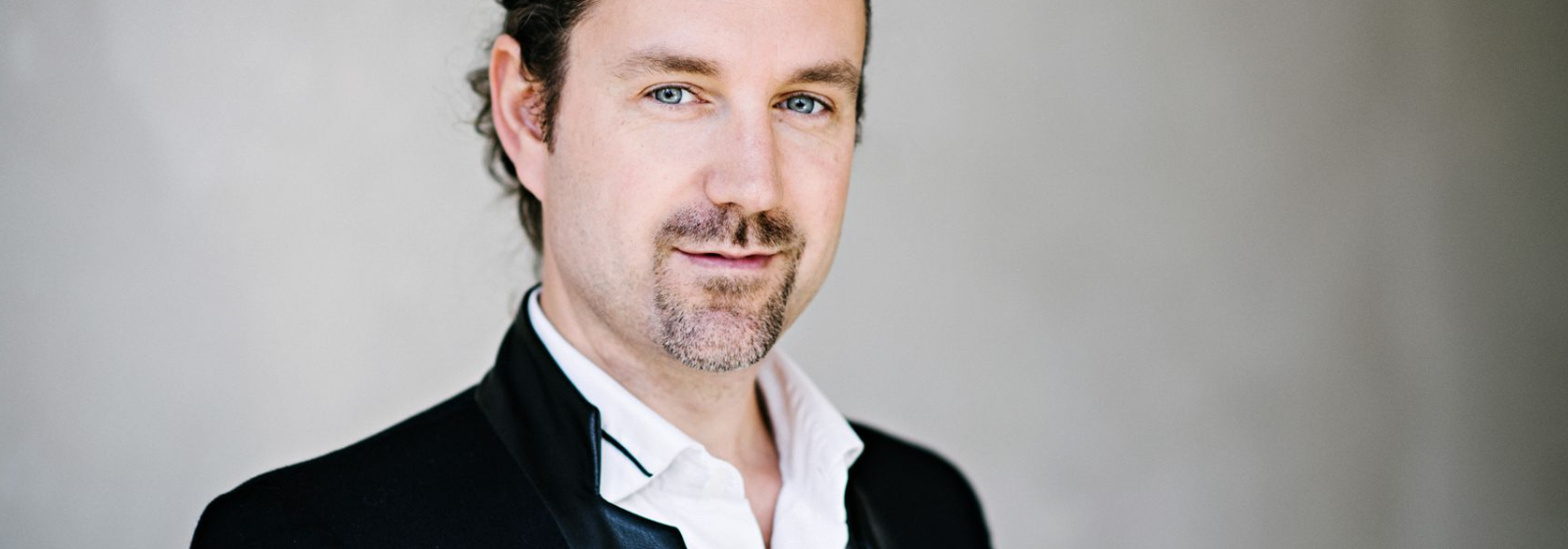 MOZART, HAYDN ÉS FRANCIA KORTÁRSAIK – JULIEN CHAUVIN