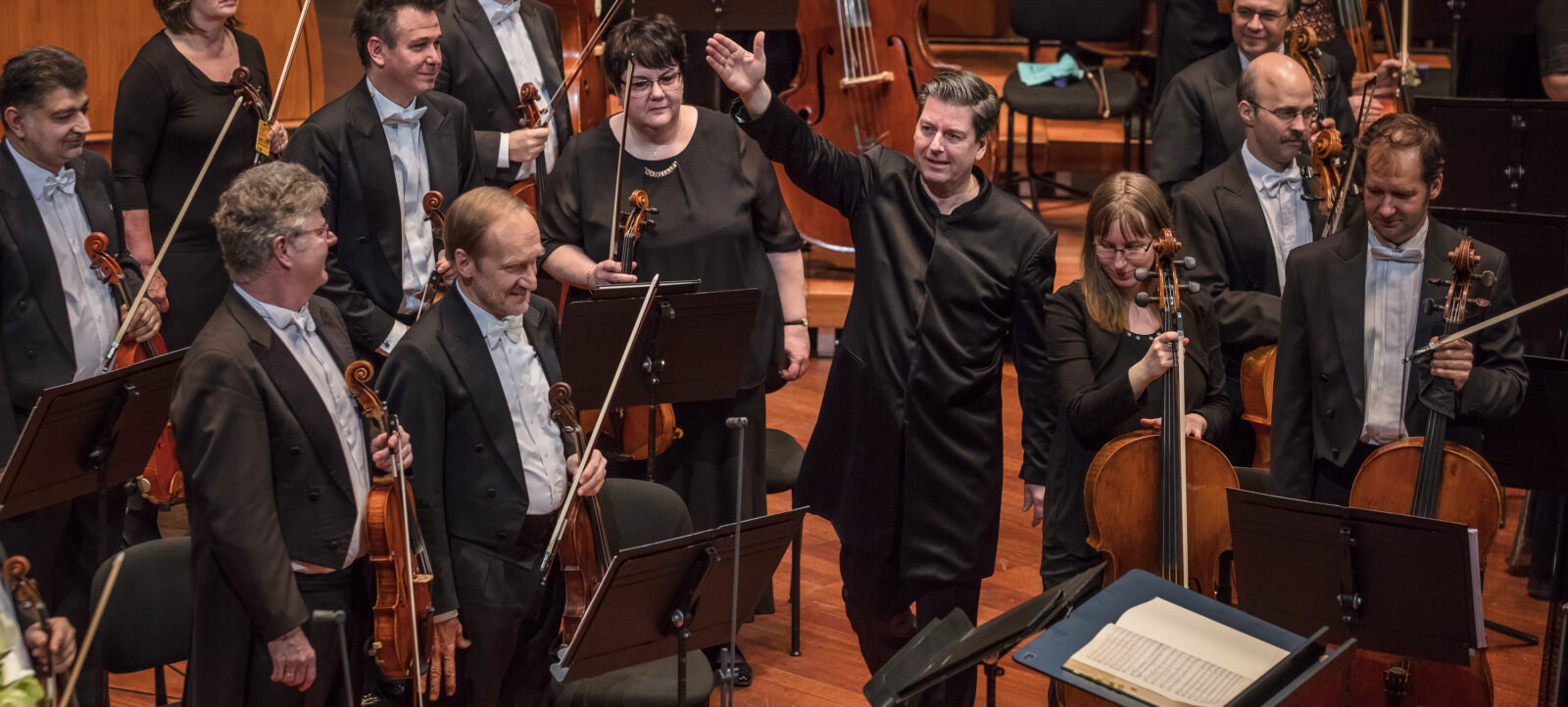 Sebastian Weigle és a Nemzeti Filharmonikus Zenekar és Énekkar